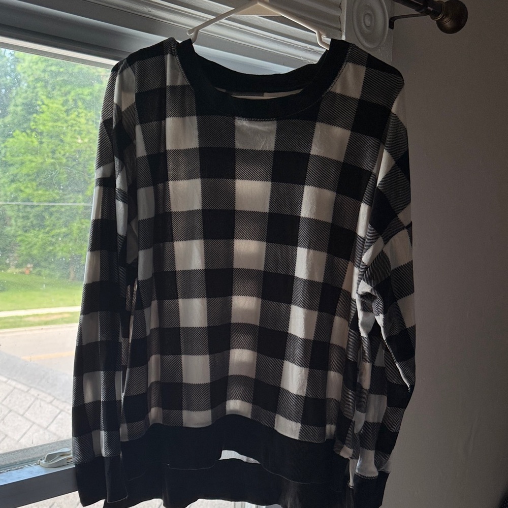 Secret Treasures Long Sleeve